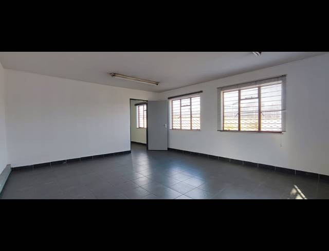 1,083M² WAREHOUSE TO LET IN SAMRAND BUSINESS PARK